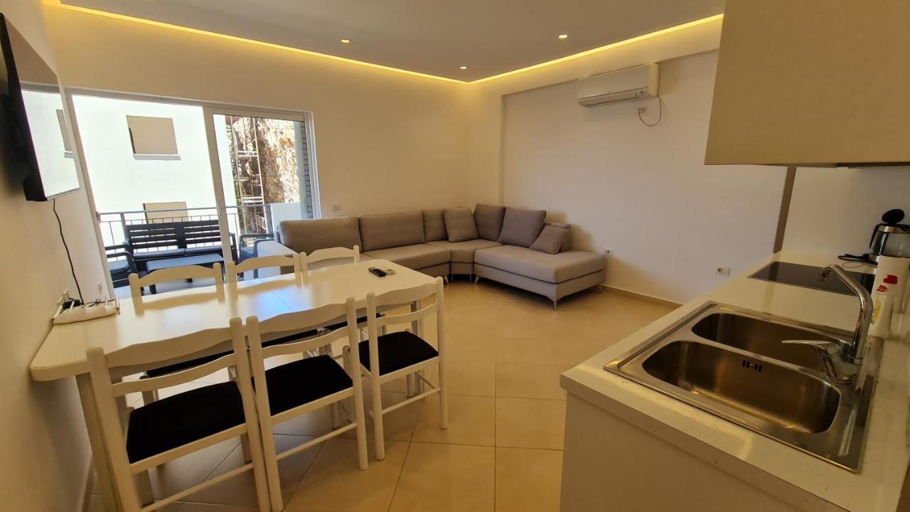 Sea And City View Apartment Саранда Екстер'єр фото